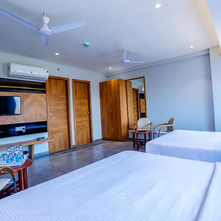 Hotel Om Somnāth Eksteriør bilde